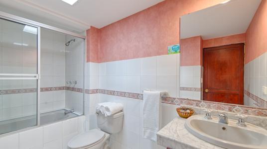 MASTER ROOM