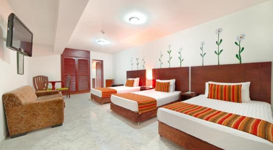 TRIPLE ROOM