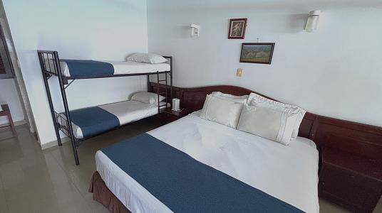 Quintuple Cabin