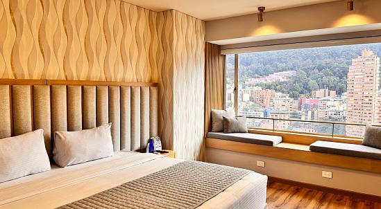 BUSINESS SUITE EXECUTIVE