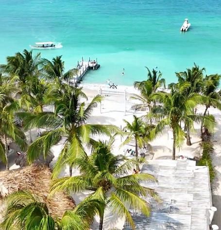 Marine Beach Club &amp; Hotel