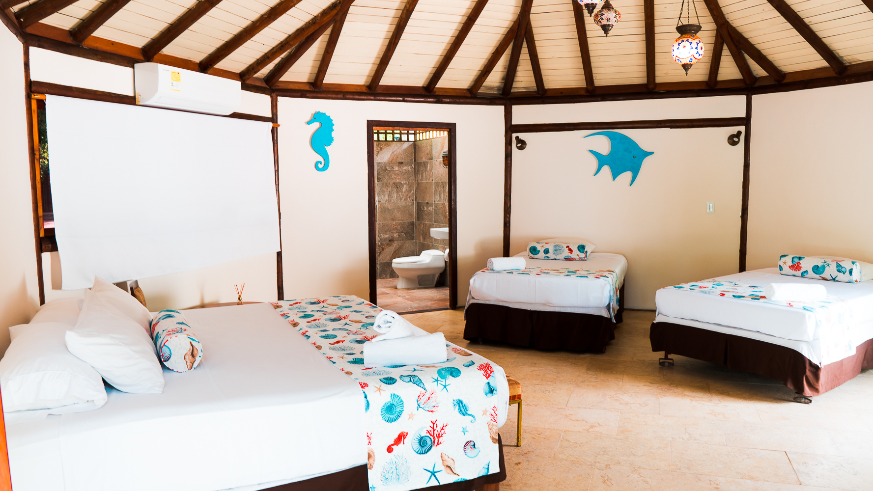Rooms of theRosario de mar Ecohotel
