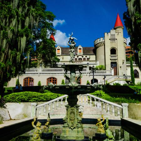 El Castillo Museo y Jardines